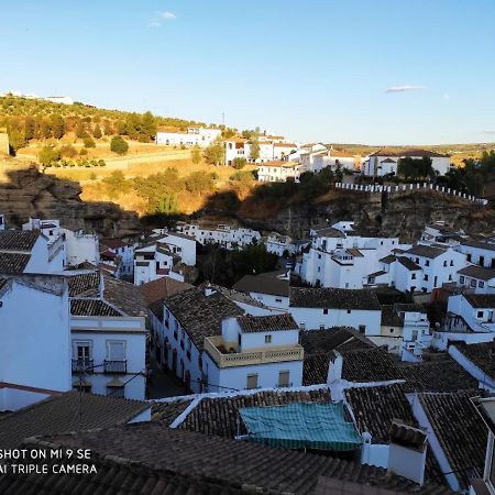 La Casita De Evita Setenil De Las Bodegas Luaran gambar
