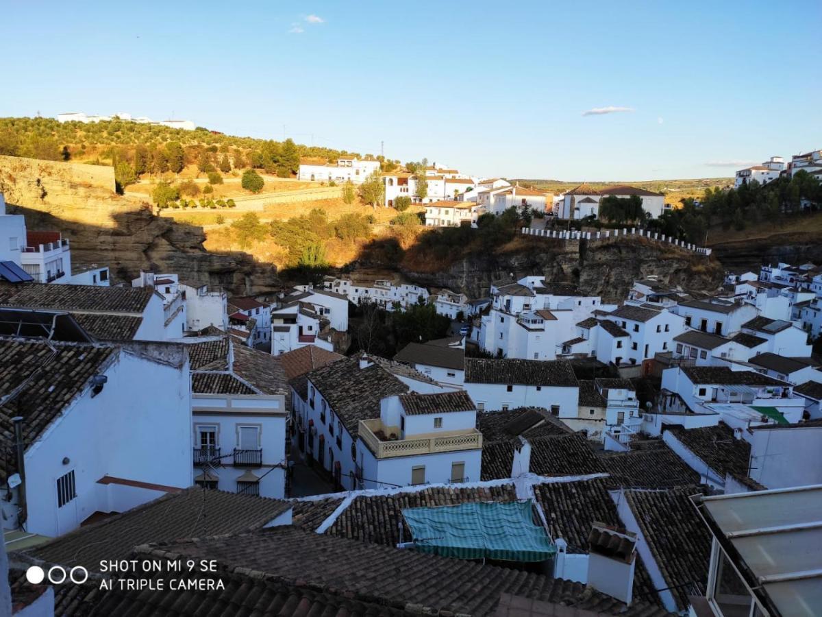 La Casita De Evita Setenil De Las Bodegas Luaran gambar
